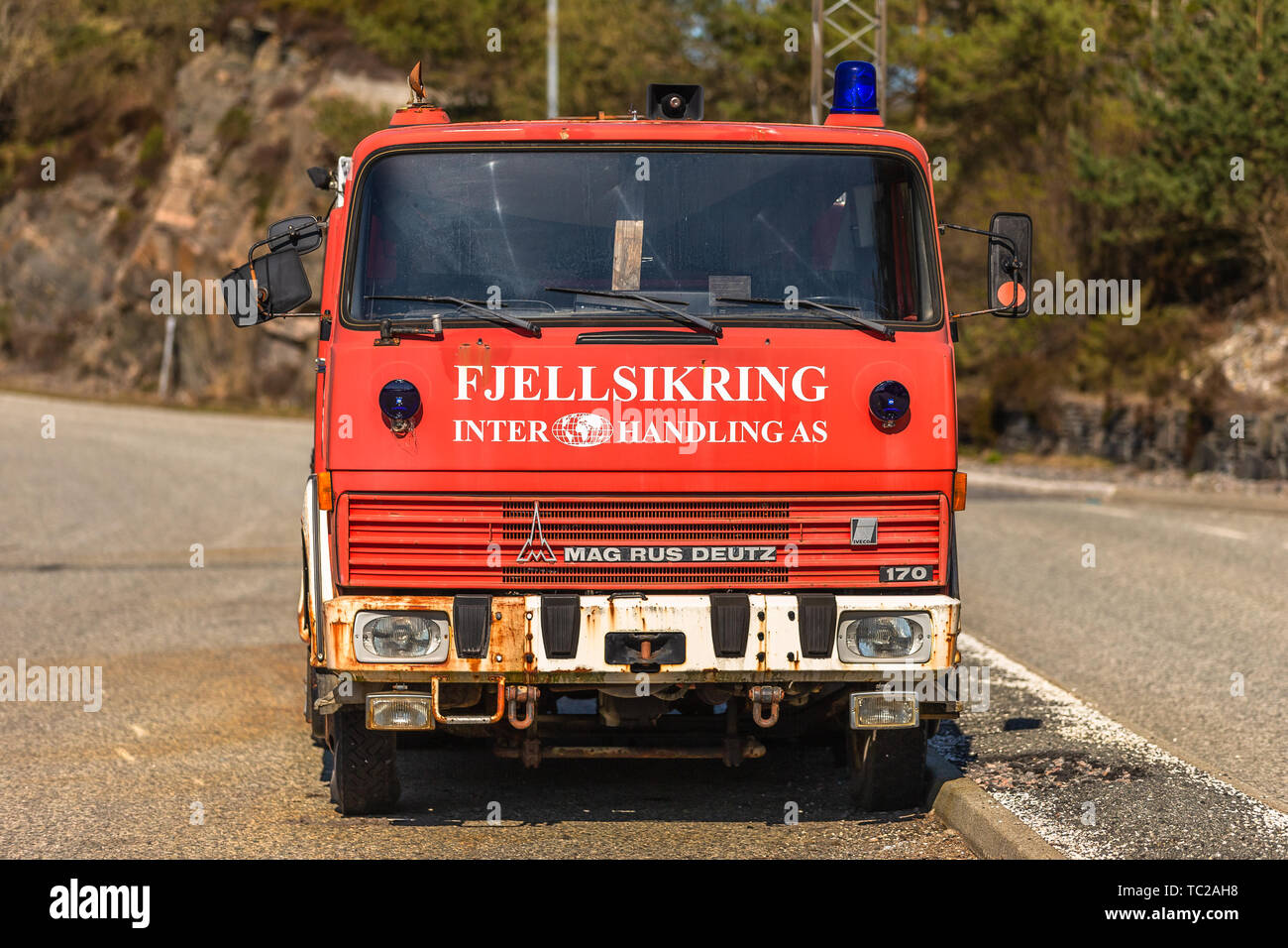 GEILO, NORVÈGE - 15 juillet 2017 : Les pompiers véhicule sur la démonstration publique de Geilo, Norvège Banque D'Images