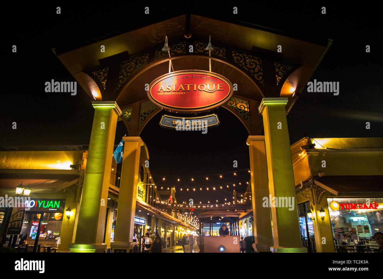 BANGKOK, THAÏLANDE, 10 janvier 2019 - Asiatique par nuit, le Riverfront District d'usine à Bangkok, Thaïlande. Plus de 500 boutiques de mode situé dans Banque D'Images