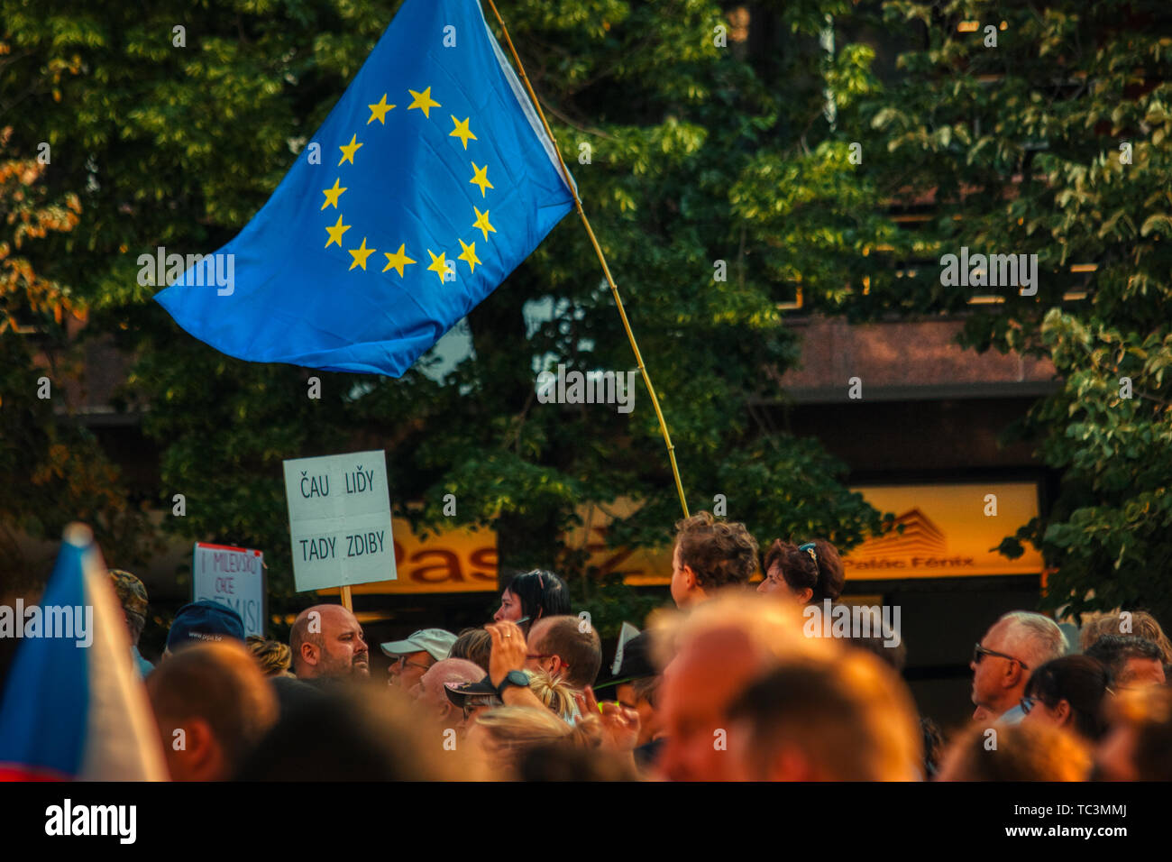 Prague, 4 de juin de 2019 - Protestation contre Andrej Babis sur la Place Wenceslas Banque D'Images