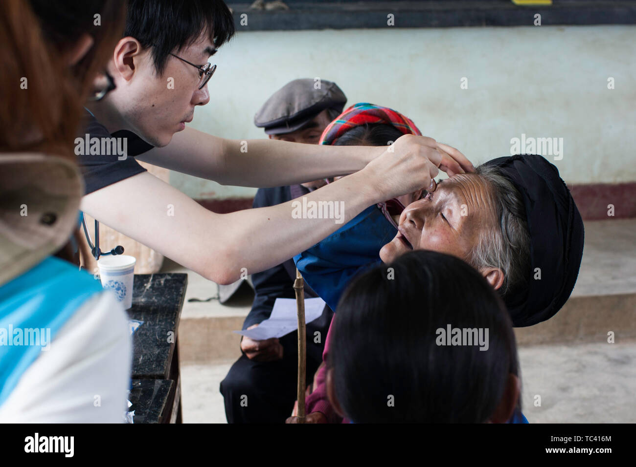 Les médecins de la ville entrez Miaozhai Banque D'Images