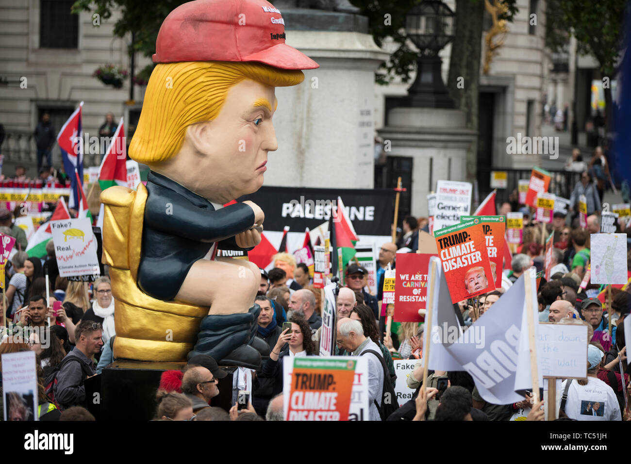 Londres, Royaume-Uni - Juin 4th, 2019 : une satire politique sculpture de Donald Trump faites à un anti Trump Mars à Londres Banque D'Images