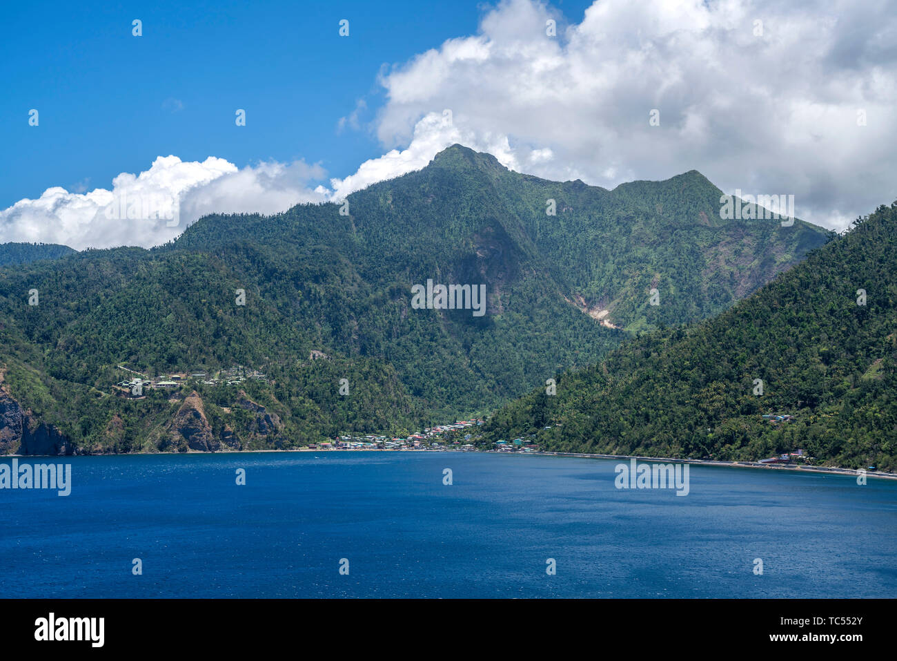 La crête de la soufrière Soufrière und Bay, Dominique, Afrika, Mittelamerika | Soufriere Ridge et Soufrière Bay, Dominique, Caraïbes, Amérique Centrale Banque D'Images