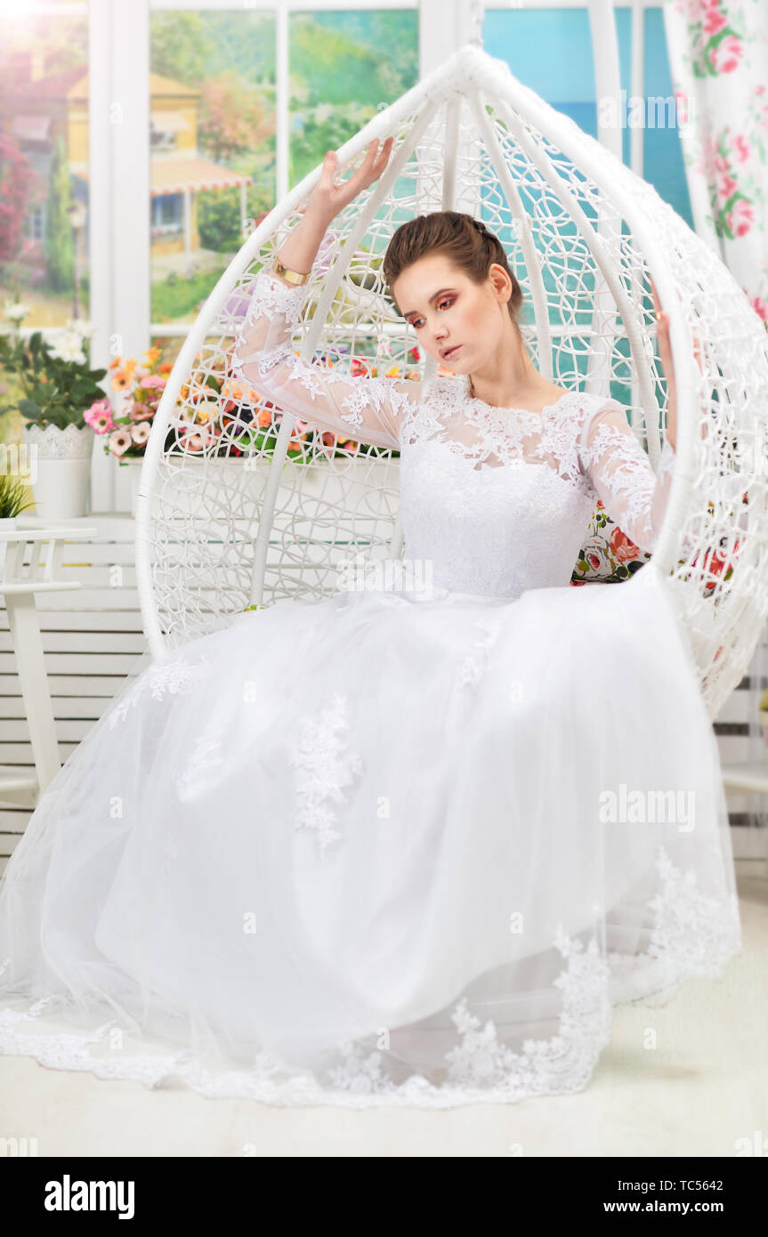 Portrait de belle jeune mariée robe de mariée de porter Banque D'Images