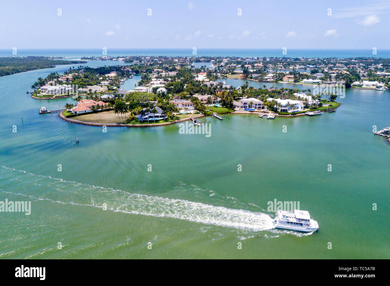 Naples Floride, Port Royal, Gordon River Water Pass Golfe du Mexique, double bateau de croisière touristique Sunshine, propriétés maisons de propriétés, oiseaux aériens Banque D'Images