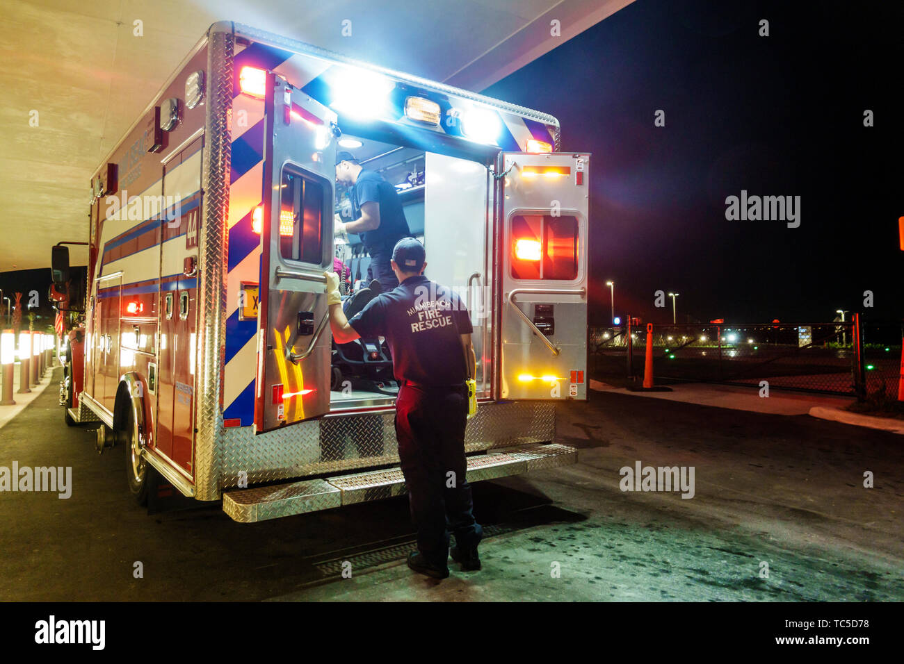 Miami Beach Florida, Mount Mt. Centre médical de Sinai hôpital, secours d'incendie urgence médicale urgence véhicule ambulance, EMT, FL190331018 Banque D'Images