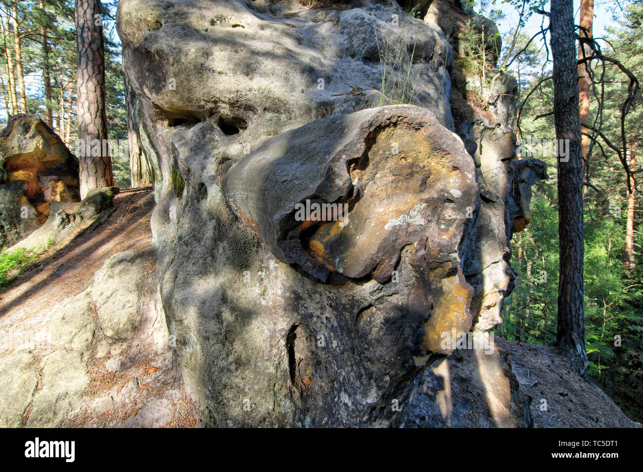 Formation géologique bizarre - journal de fer dans les roches de grès - bog le minerai de fer l'entartrage Banque D'Images