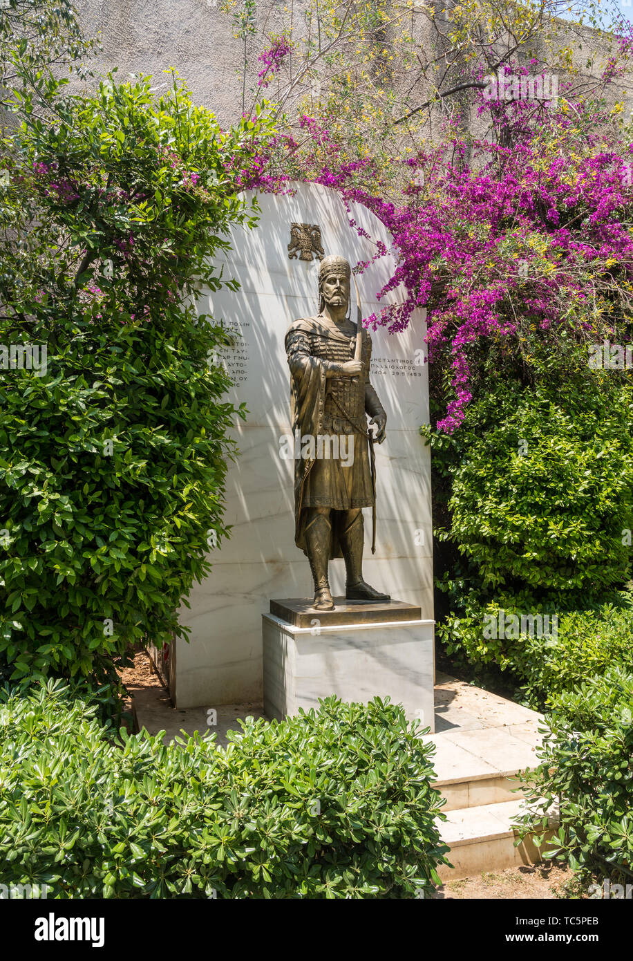 Statue de l'Empereur Paléologue par Metropolitan Greek Orthodox Cathedral à Athènes Banque D'Images