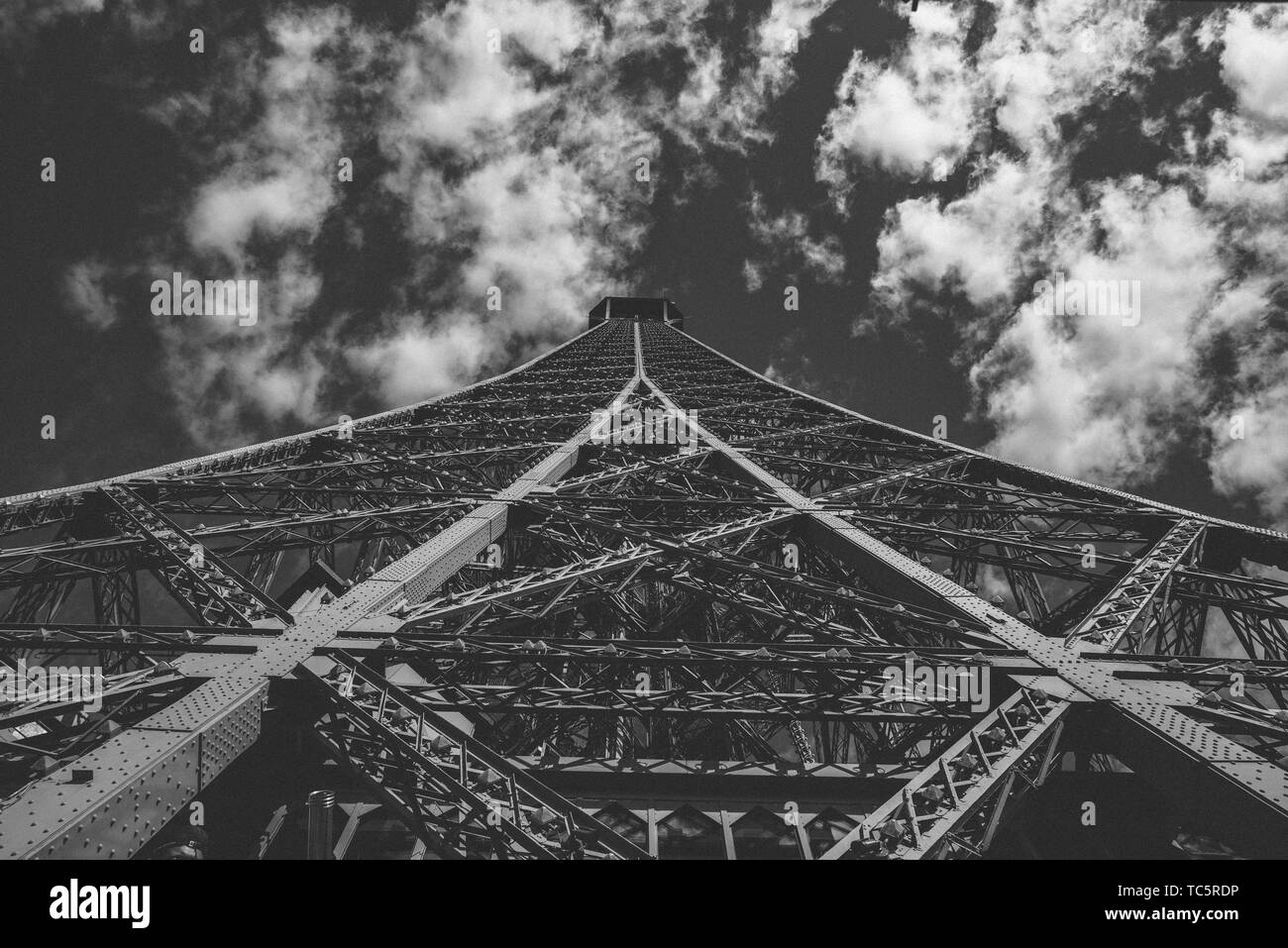 La Tour Eiffel à Paris. Banque D'Images