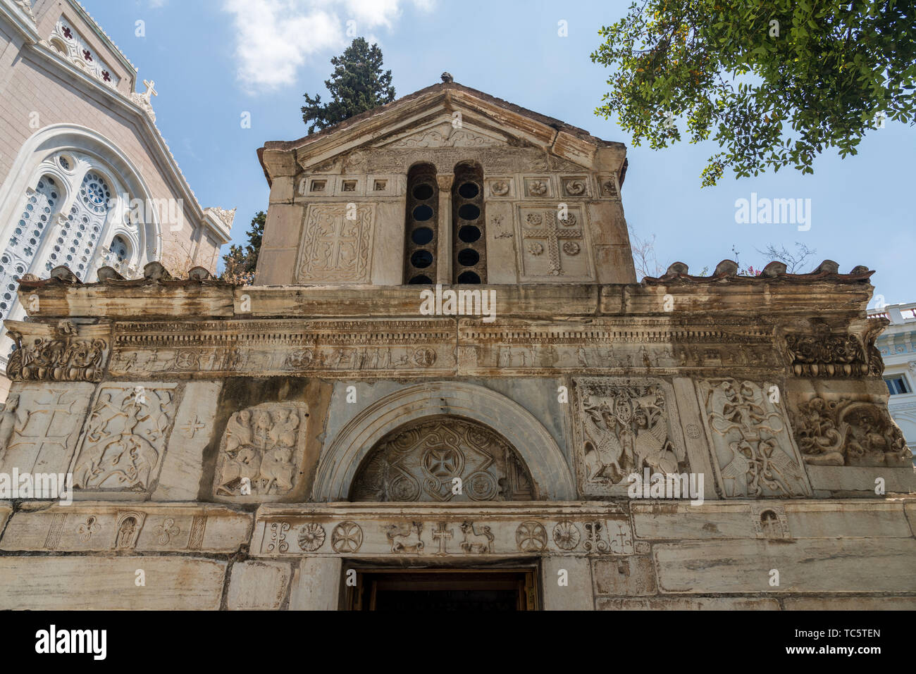 Peu à Athènes la cathédrale par Metropolis Banque D'Images