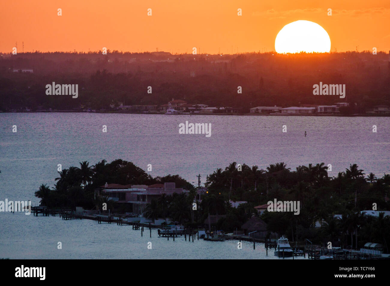 Miami Beach Florida, Biscayne point, Biscayne Bay, coucher de soleil, FL190430088 Banque D'Images