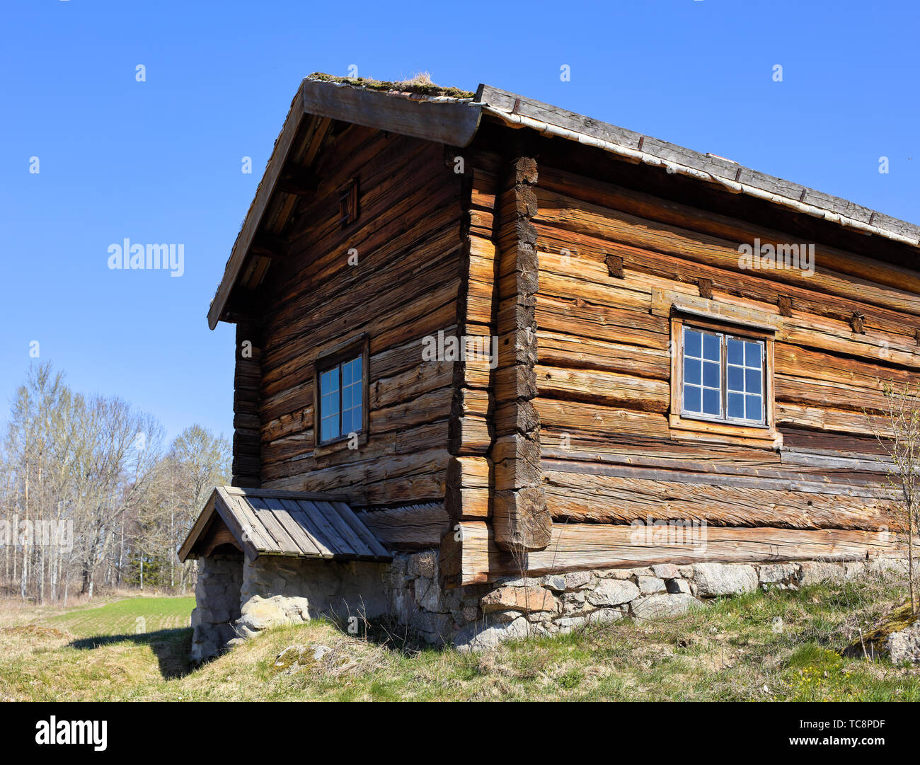 Vieille maison de bois dans la campagne près de ASKERSUND, Suède Banque D'Images