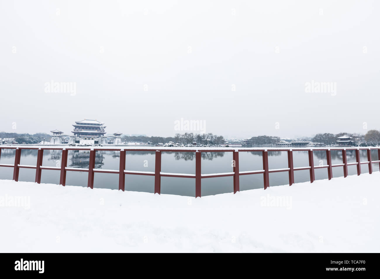 Ancienne ville Xi'an Qujiang Scenic Area Big Wild Goose Pagoda Rainbow Garden City South Lake Scenery Banque D'Images