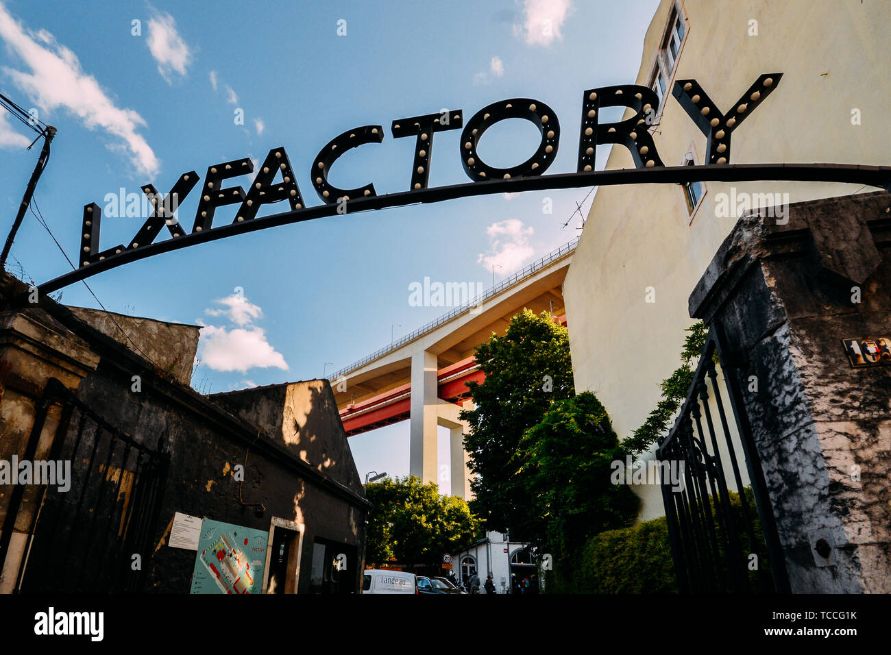 Lisbonne, Portugal - 5 juin 2019 : LX Factory ou LXF - plate-forme publique de la conception créative et l'art à Lisbonne. Projet d'urbanisme pour l'art moderne Banque D'Images