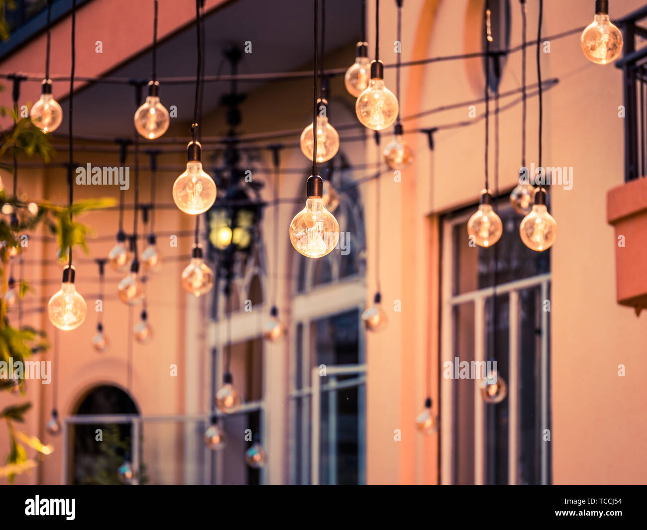 Belle image de luxe rétro décoration lampes de lumière brillants dans la ville Banque D'Images