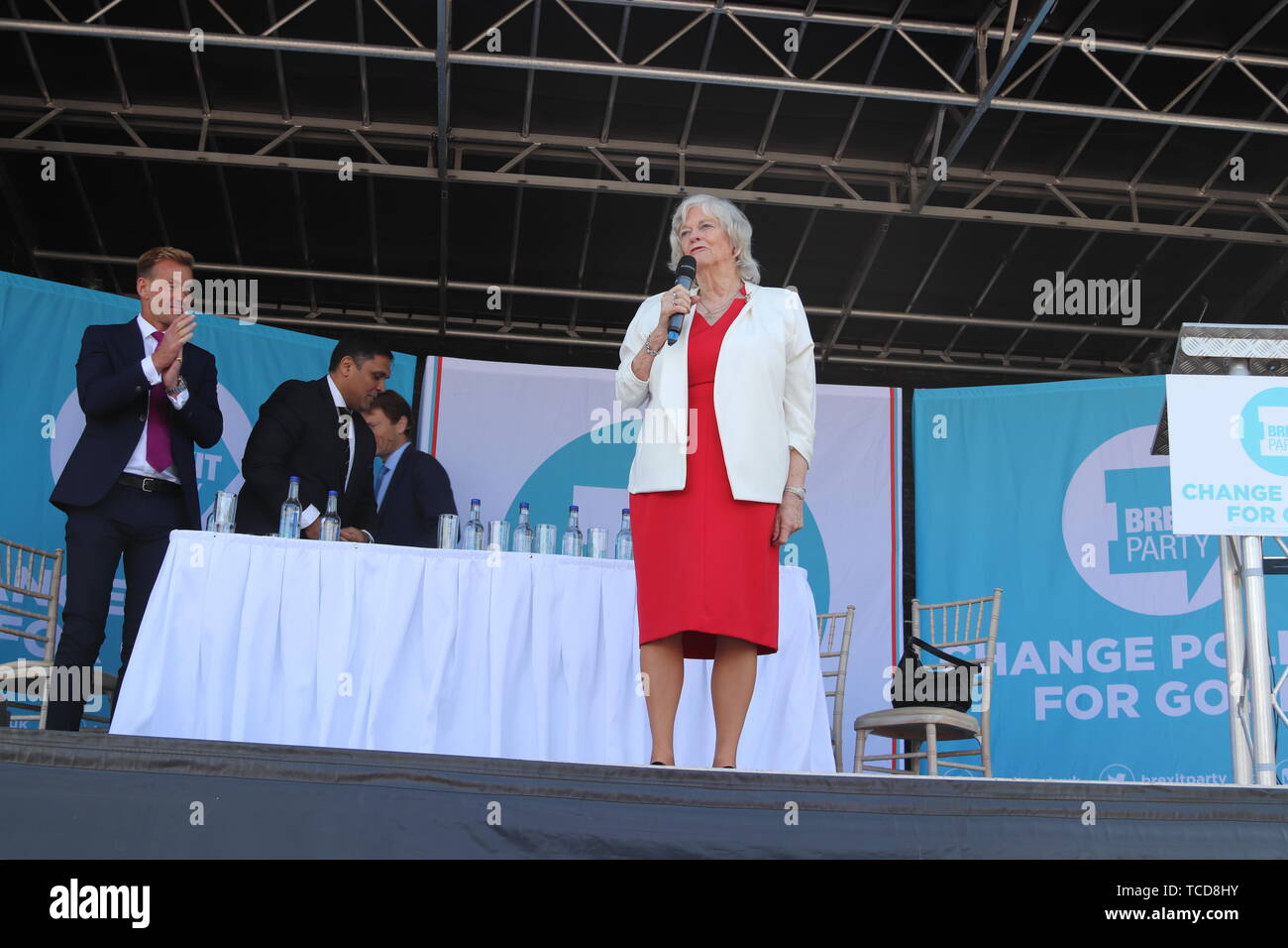 Brexit Nigel Farage, chef du parti à un Brexit Ann Widdecombe rallye parti aujourd'hui à Chester avec Ann Widdecombe : où : Chester, Royaume-Uni Quand : 06 mai 2019 Source : WENN.com Banque D'Images