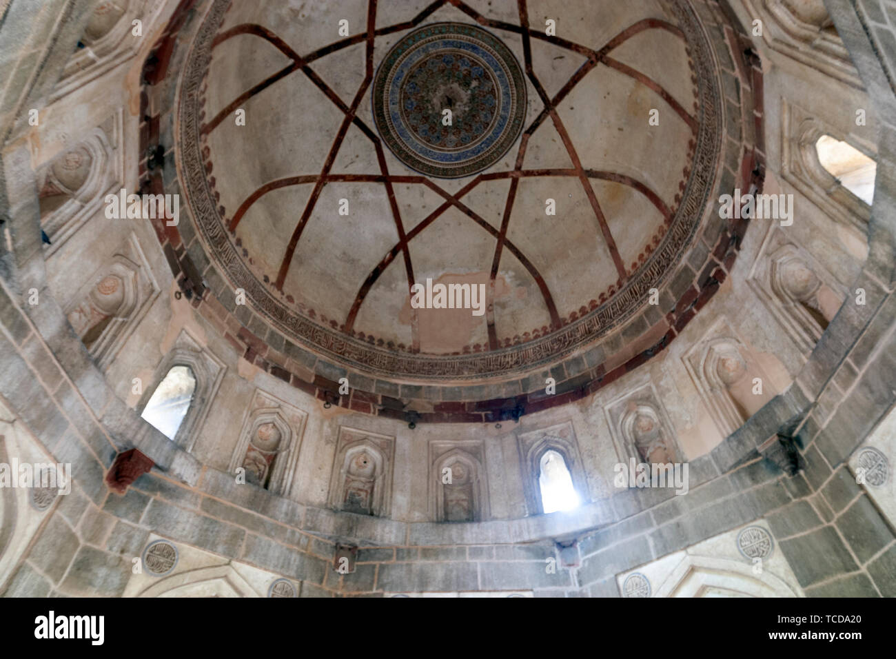 Le dôme du tombeau de Mohammed Shah connu comme Mubarak Khan- Ka-Gumbaz, Lodi Gardens, New Delhi, Inde. Banque D'Images