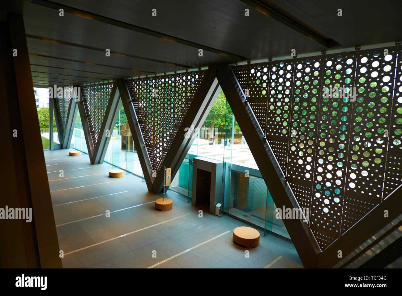 Un regard sur le couloir principal de l'intérieur de l'hôtel récemment rénové, le Musée d'Art Contemporain à Tokyo, Japon. Banque D'Images