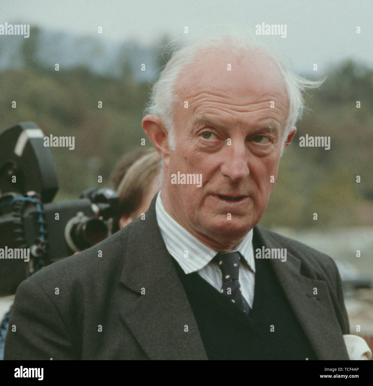 Sir Fitzroy Maclean, qui a été commandant de brigade la Mission militaire britannique de partisans yougoslaves à partir de 1943-1945, à Jablanica, une bataille de la Seconde Guerre mondiale s'est rendue par le Prince Charles. Banque D'Images