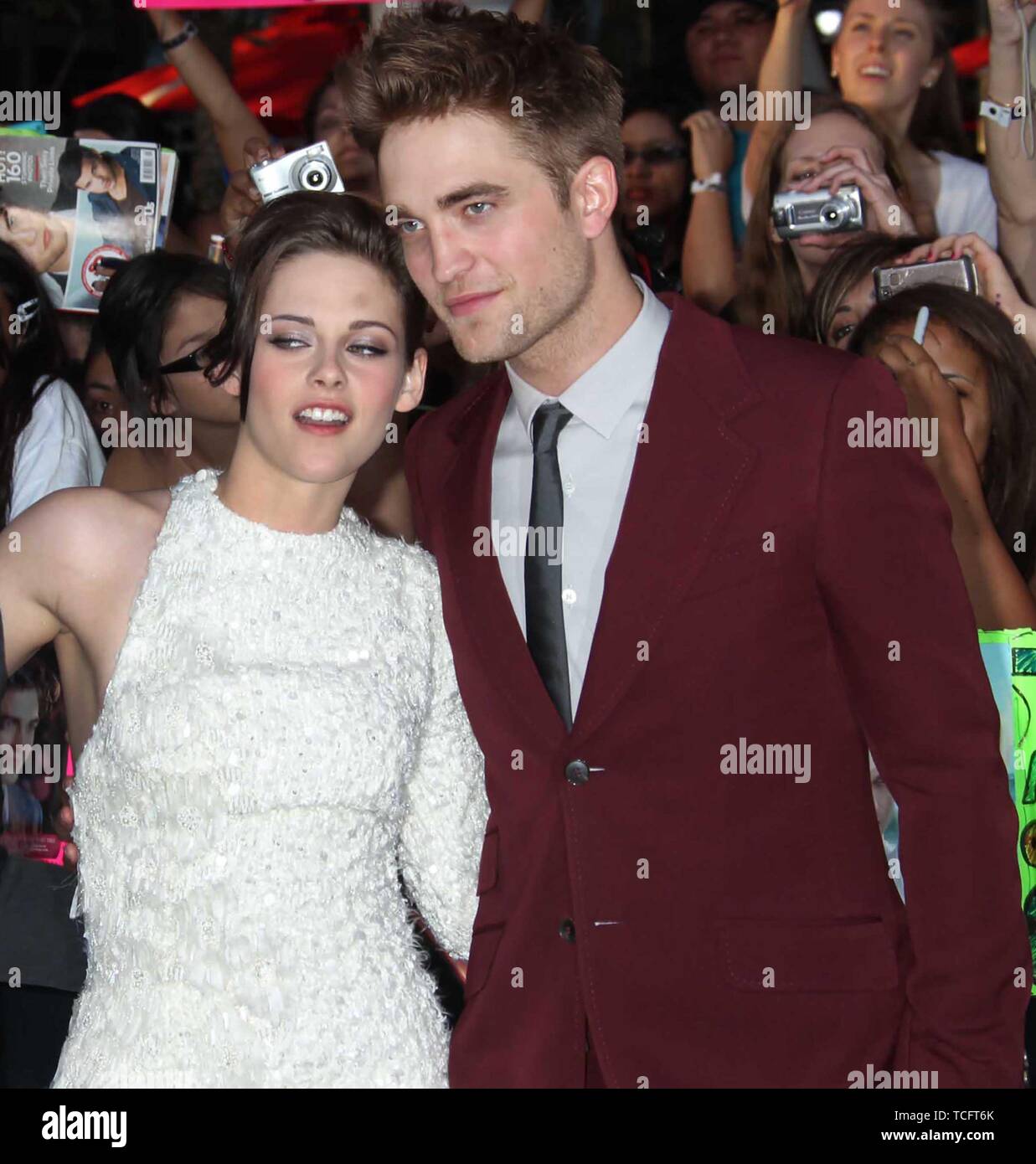 Premiere Eclipse6757.JPG Los Angeles, CA 24/06/10 Taylor Lautner Kristin Stewart Robert Pattison Eclipse Premiere ; Nokia Theatre Digital photo par Nick Sherwood-PHOTOlink.net Sherwood-PHOTOlink.net Photo par Nick UNE FOIS DROITS DE REPRODUCTION SEULEMENT PAS L'UTILISATION DU SITE SANS ACCORD E-TABLET/IPAD & TÉLÉPHONE MOBILE APP PUBLISHING EXIGENT DES FRAIS SUPPLÉMENTAIRES 718-487-4334 bureau 917-754-8588---CELLULAIRE Courriel : INFO@PHOTOLINK.NET Banque D'Images Premiere Eclipse6757.JPG Los Angeles, CA 24/06/10 Taylor Lautner Kristin Stewart Robert Pattison Eclipse Premiere ; Nokia Theatre Digital photo par Nick Sherwood-PHOTOlink.net Sherwood-PHOTOlink.net Photo par Nick UNE FOIS DROITS DE REPRODUCTION SEULEMENT PAS L'UTILISATION DU SITE SANS ACCORD E-TABLET/IPAD & TÉLÉPHONE MOBILE APP PUBLISHING EXIGENT DES FRAIS SUPPLÉMENTAIRES 718-487-4334 bureau 917-754-8588---CELLULAIRE Courriel : INFO@PHOTOLINK.NET Banque D'Images
