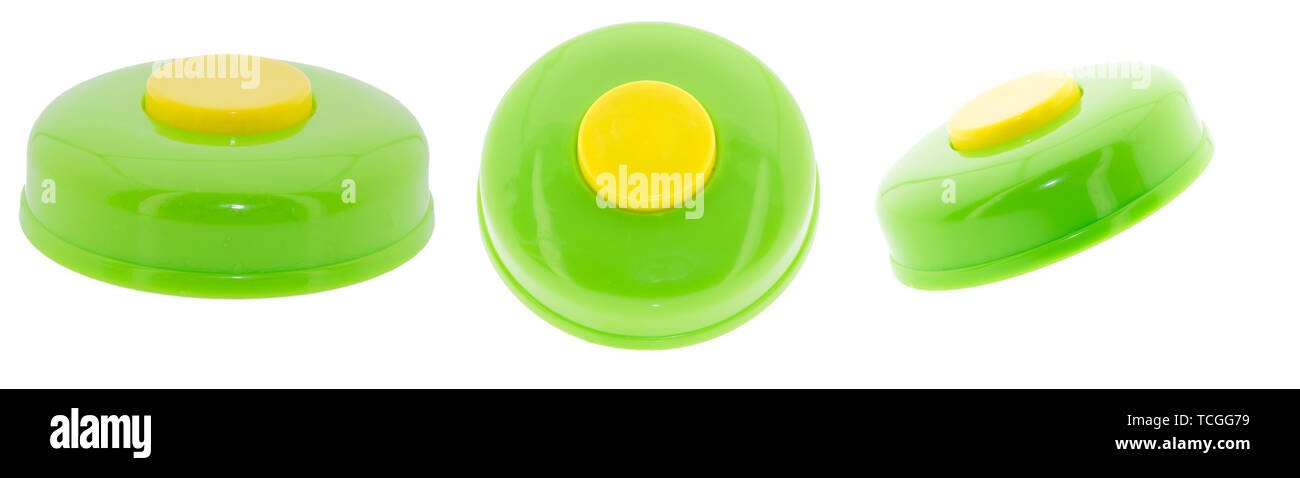 Buzzer jeu vert et jaune à partir de trois perspectives différentes isolated on white Banque D'Images