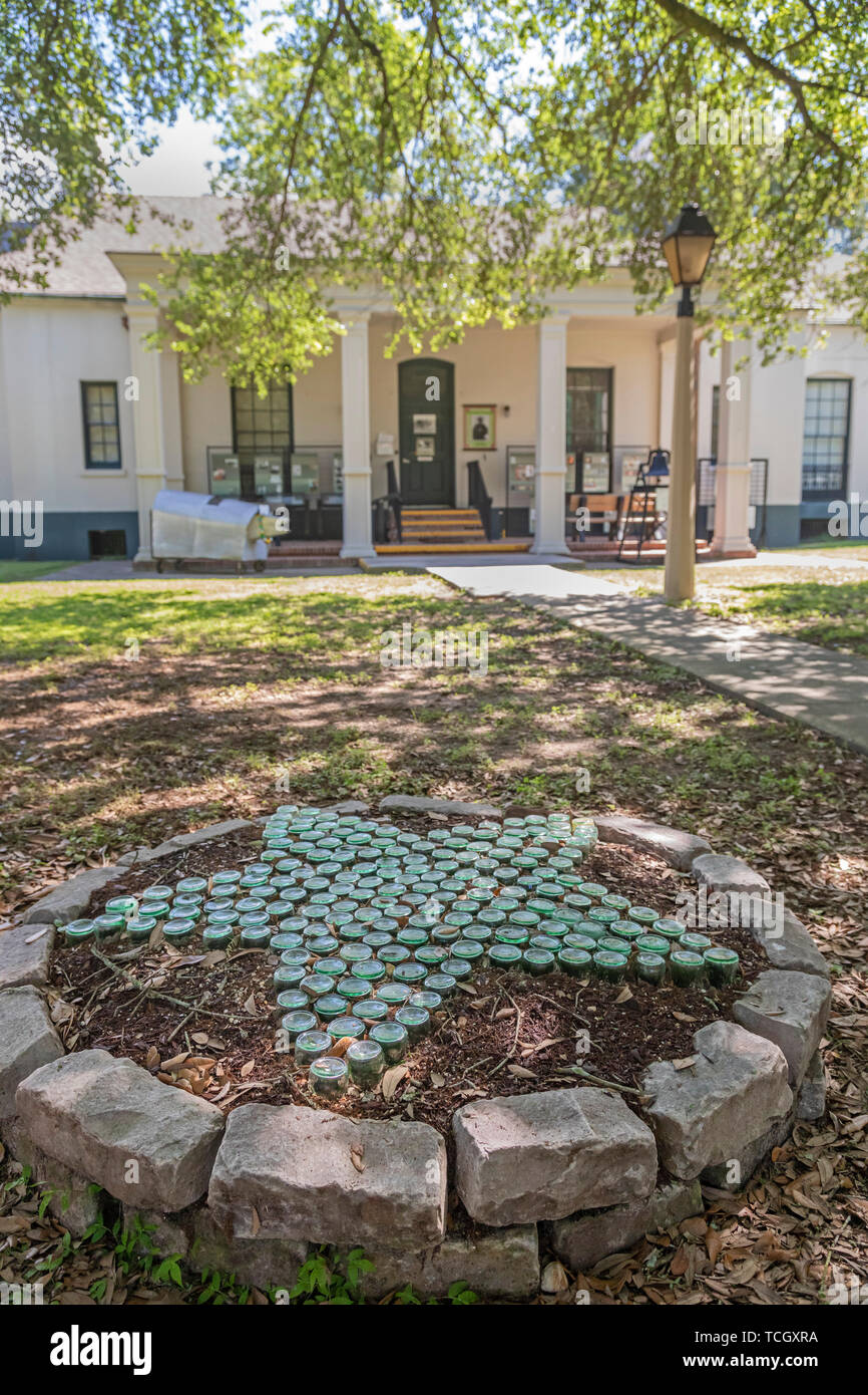 Carville, Louisiana - Vieux bouteilles Coca-Cola décorer les motifs de la maladie de Hansen National Museum. Une fois qu'un établissement où les gens avec Hansen's D Banque D'Images