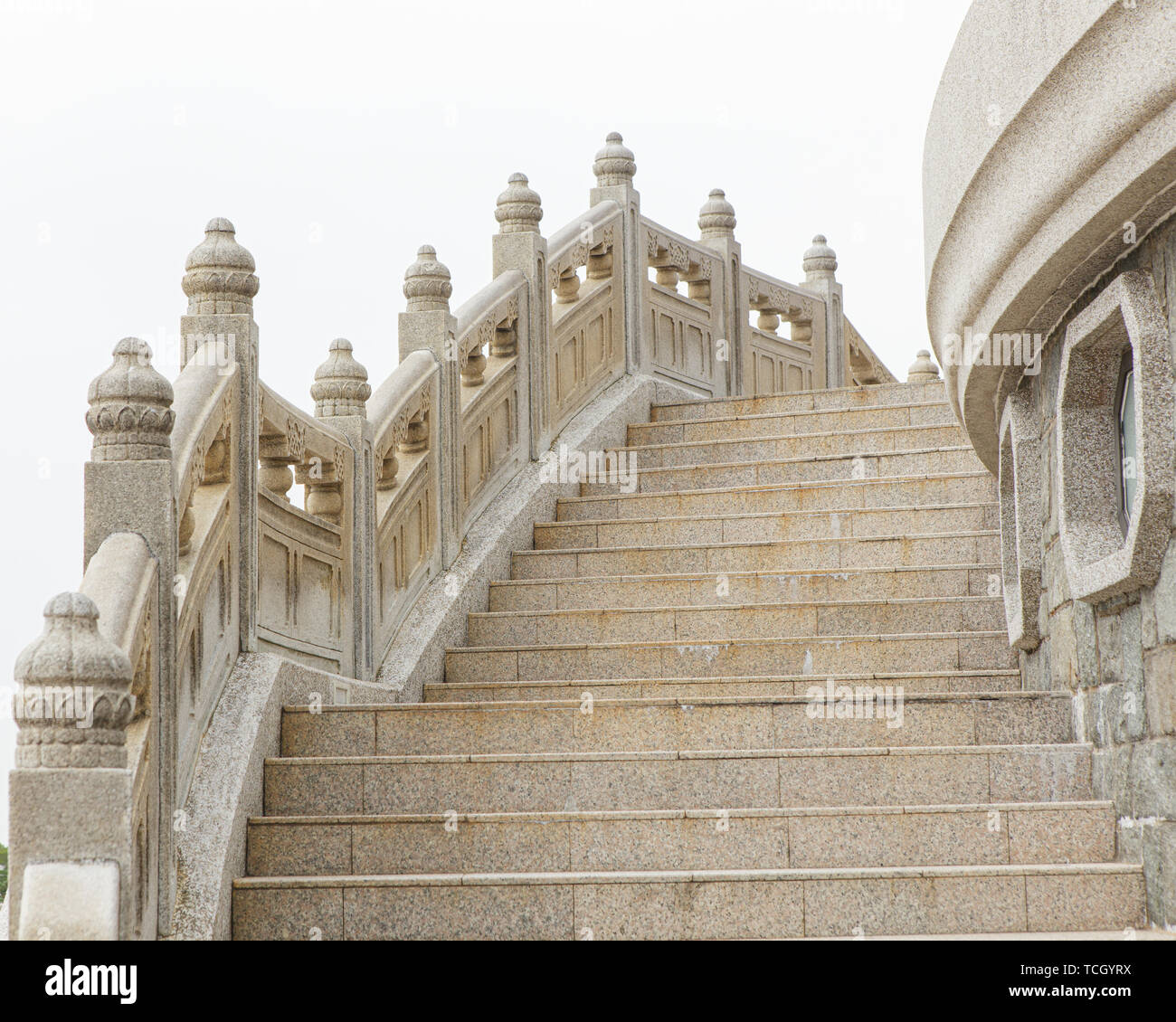 Big Buddha en pierre passerelle autour de hong kong Banque D'Images