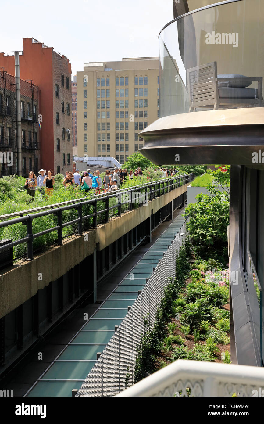La 520 West 28th Street Building, un immeuble d'appartements de luxe conçu par Zaha Hadid à côté du parc High Line à Manhattan.New York City.USA Banque D'Images