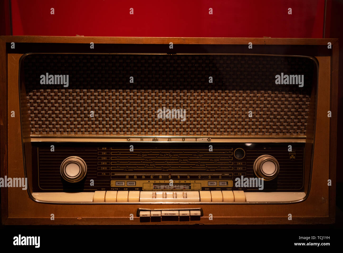 L'ancienne radio machine. Banque D'Images