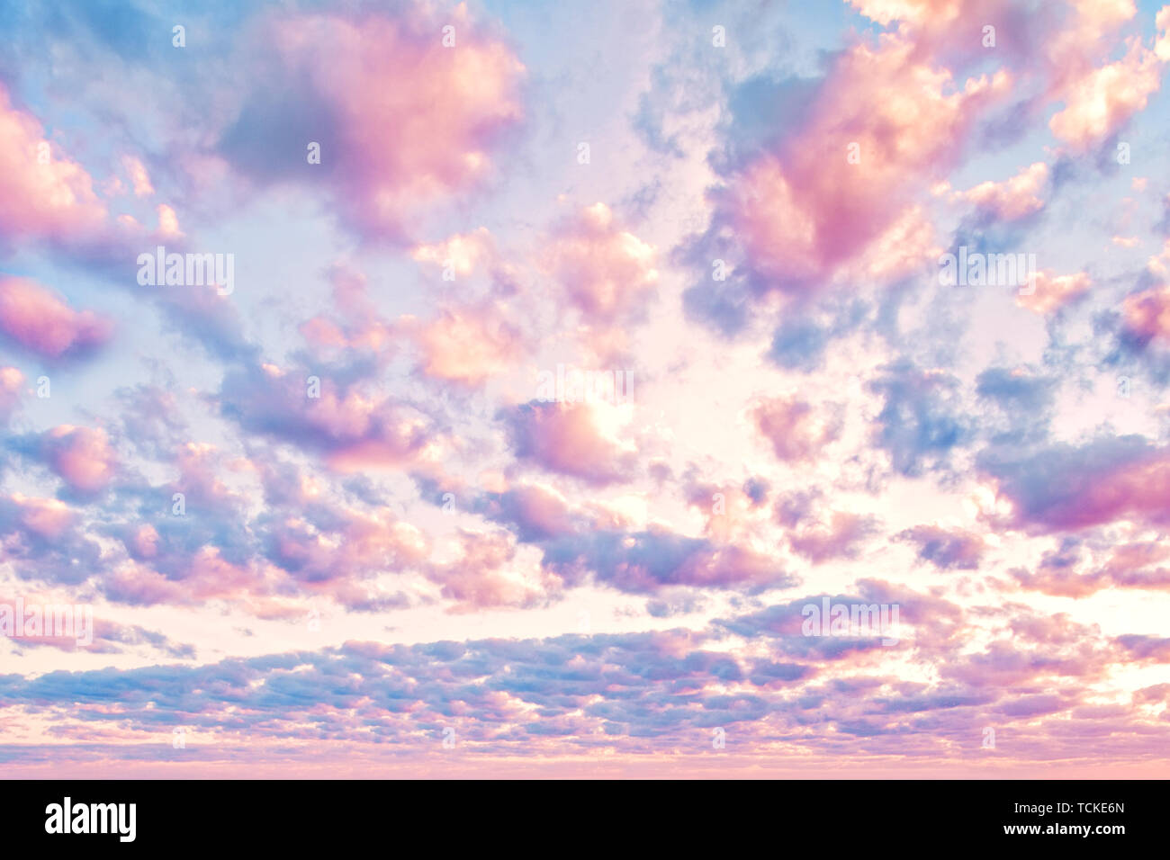 Ciel nuages de fond incroyable. Beaux nuages sur sky Photo Stock - Alamy