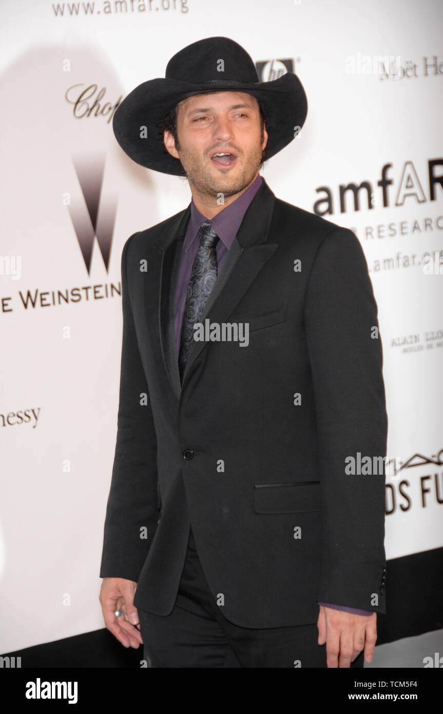 CANNES, FRANCE. 23 mai 2007 : Robert Rodriguez à l'amfAR's Cinema Against AIDS 2007 Gala à l'Hôtel Le Moulin de Mougins restaurant juste en dehors de Cannes. © 2007 Paul Smith / Featureflash Banque D'Images