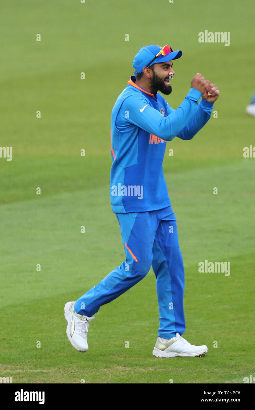 Londres, Royaume-Uni. 09Th Juin, 2019. Le capitaine Virat Kohli Inde Inde célèbre de gagner le match au cours de l'ICC Cricket World Cup match entre l'Inde et l'Australie, à l'Ovale de Kia, Londres. Credit : Cal Sport Media/Alamy Live News Banque D'Images