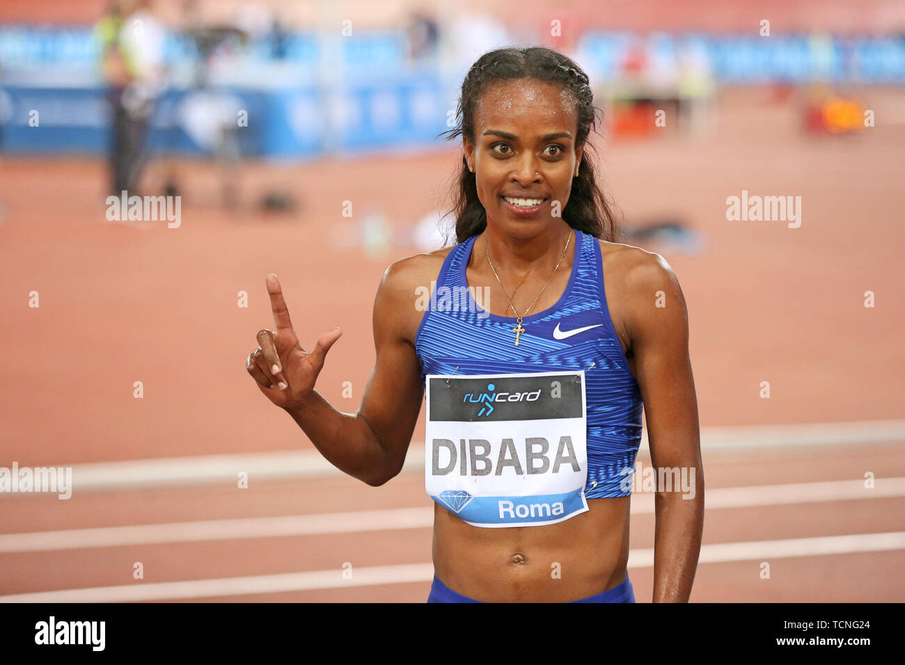 ROME, ITALIE - 06 juin : Genzebe Dibaba d'Éthiopie remporte le 1500m femmes lors de l'événement l'IAAF Diamond League 2019 Golden Gala Pietro Mennea à Rome Banque D'Images