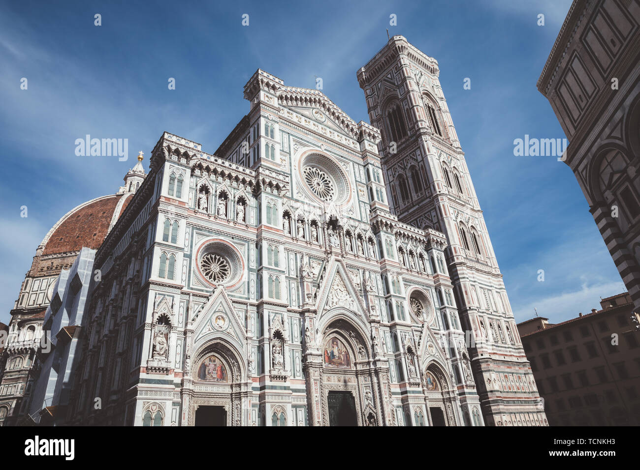 Florence, Italie - 24 juin 2018 : vue panoramique de Cattedrale di Santa Maria del Fiore (Cathédrale de Sainte Marie de la fleur) et le campanile de Giotto. Banque D'Images