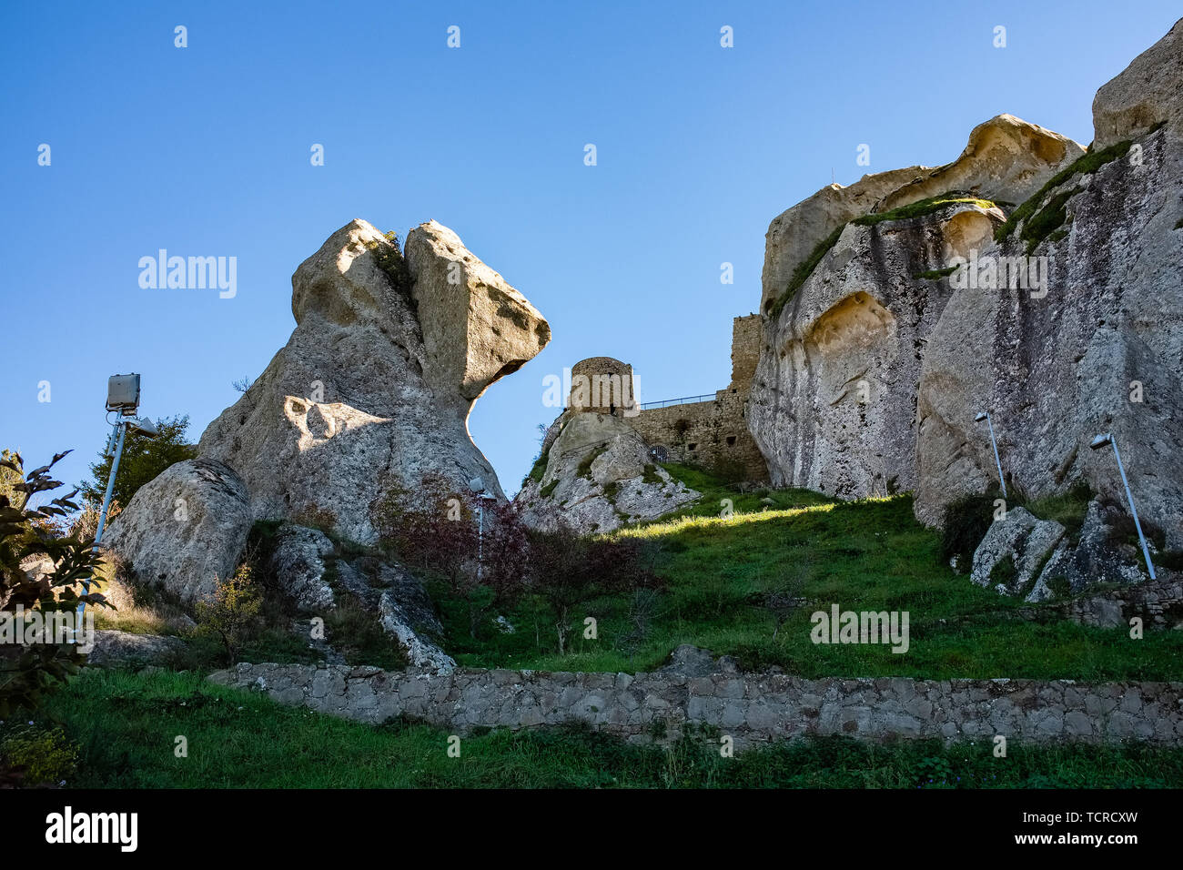 Ruines du château de Pietrapertosa. Dolomites de la Basilicate montagnes Dolomiti Lucane. Région Basilicate, Italie Banque D'Images