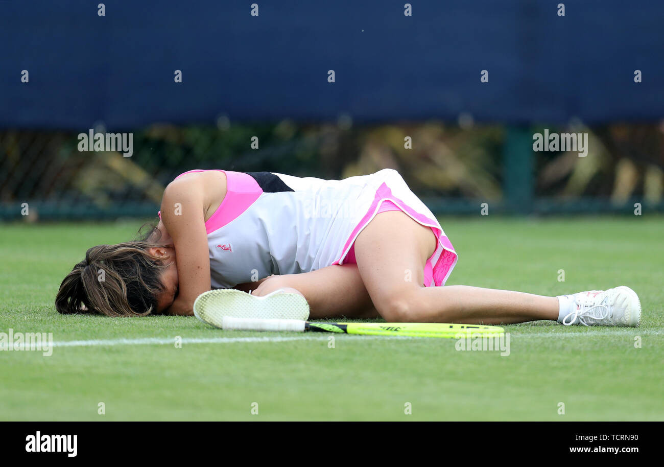 Giulia Gatto-Monticone ramasse une blessure à son genou gauche pendant son  match contre Tara Moore pendant deux jours de la vallée de la nature ouvert  à Nottingham Tennis Center Photo Stock -