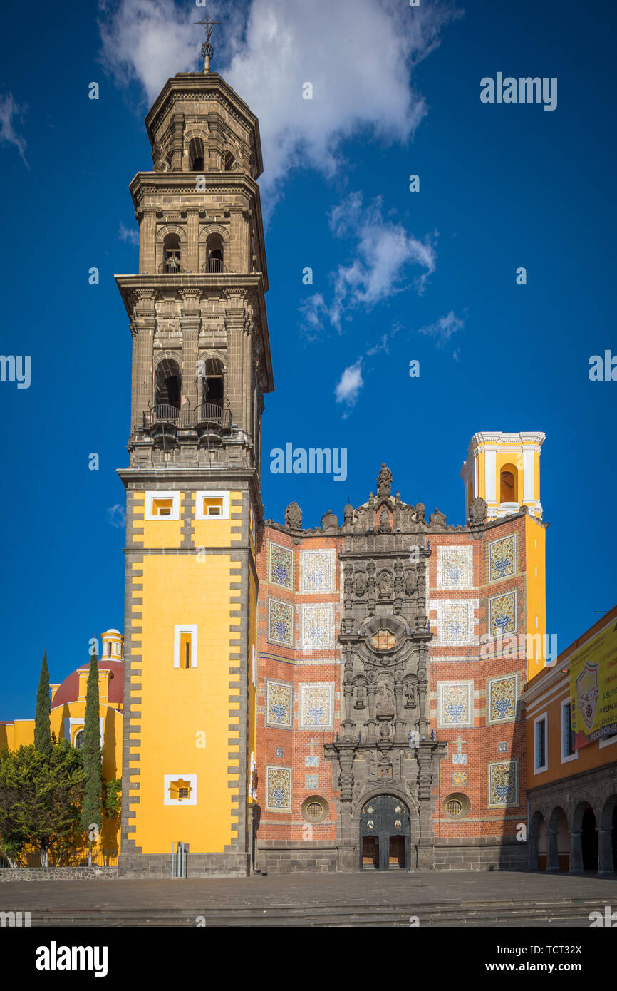 Templo de San Francisco de Asis est un temple catholique qui appartient à la juridiction ecclésiastique de l'archidiocèse de Puebla, Mexique. Banque D'Images