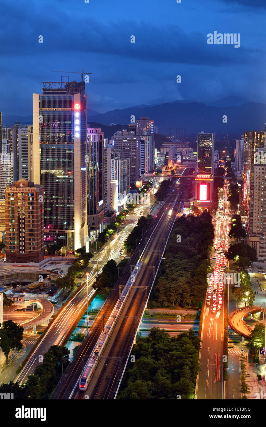 Vue de nuit de fer Guangzhou-Shenzhen Shenzhen Banque D'Images