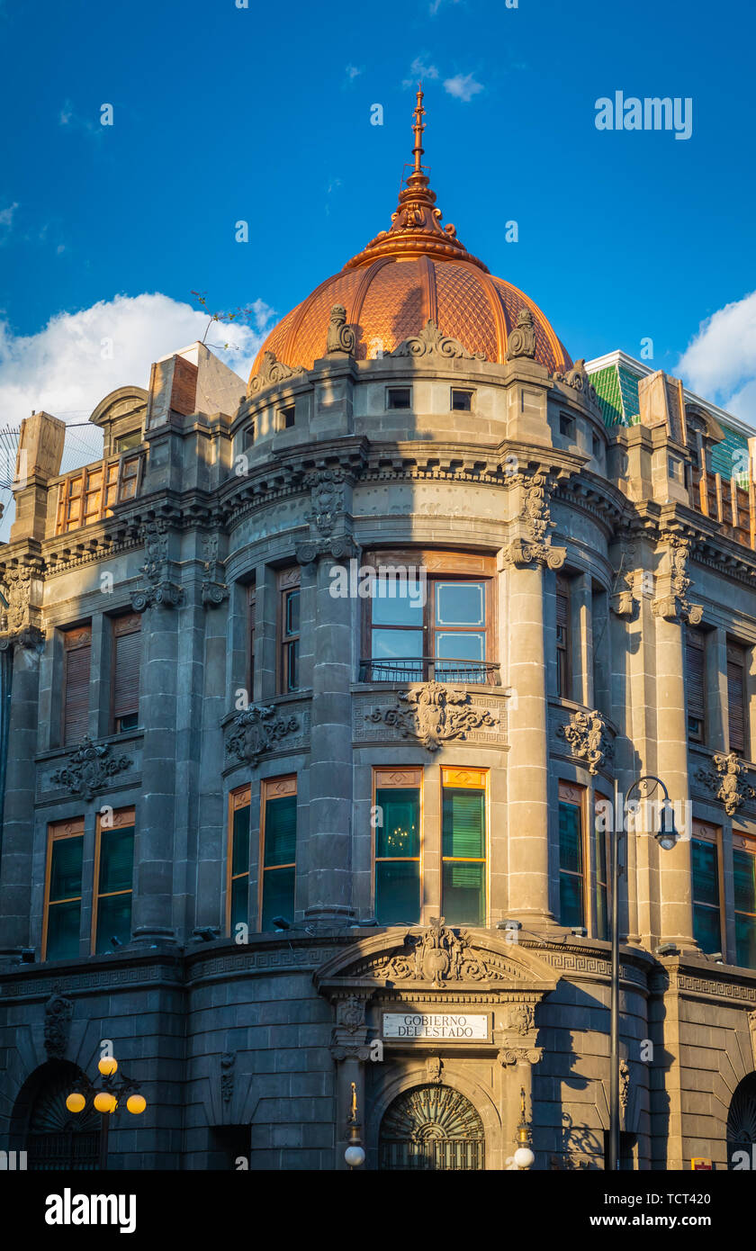 Puebla est la capitale et la plus grande ville de l'état de Puebla, et l'une des cinq plus importantes villes coloniales espagnoles au Mexique. Banque D'Images