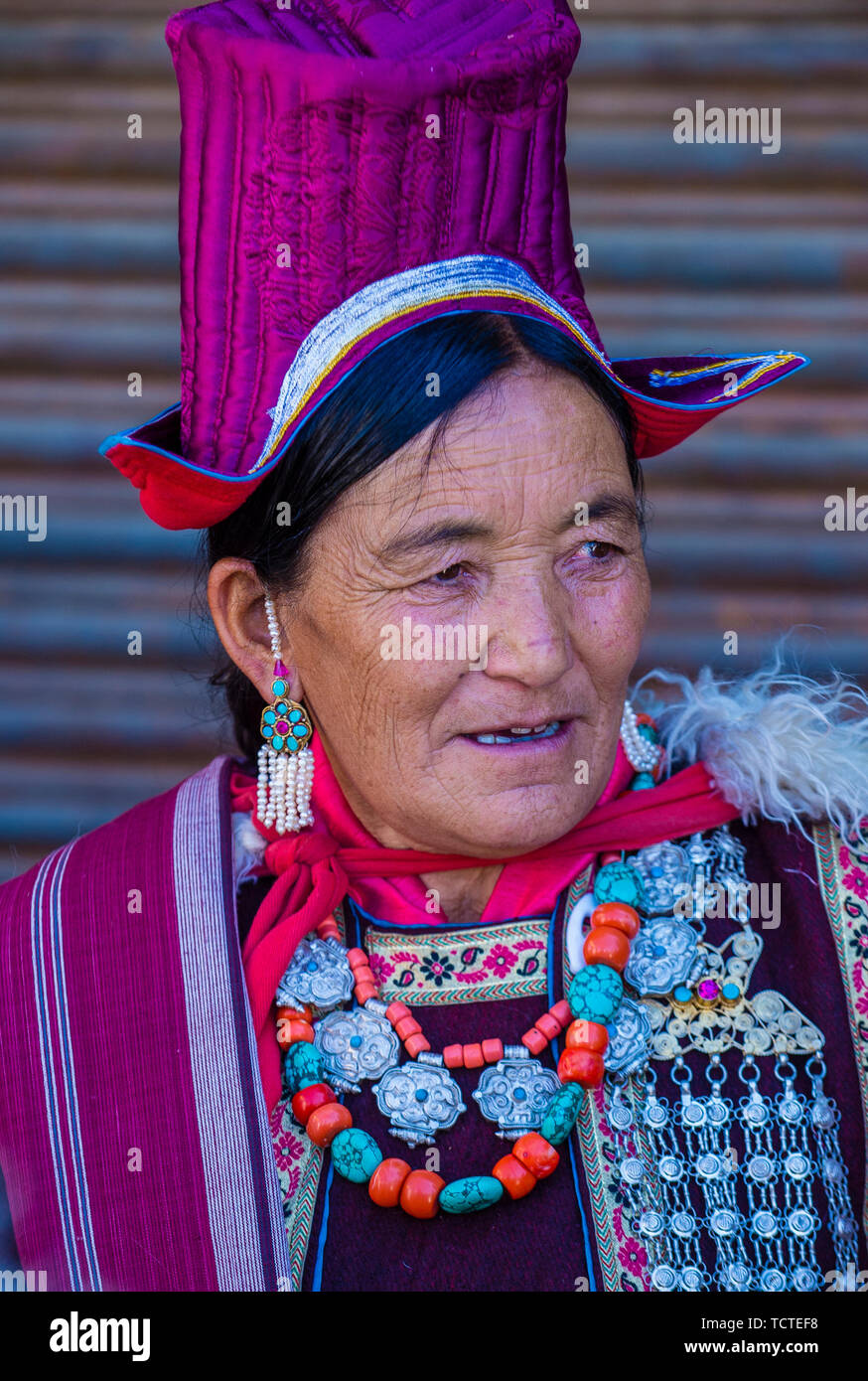 Les ladakhis avec costumes traditionnels participe au Festival à Leh Ladakh Inde Banque D'Images