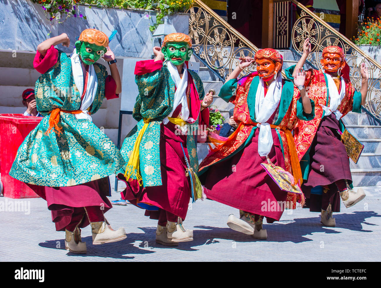 Les moines bouddhistes pendant la danse Cham Festival à Leh Ladakh Inde Banque D'Images