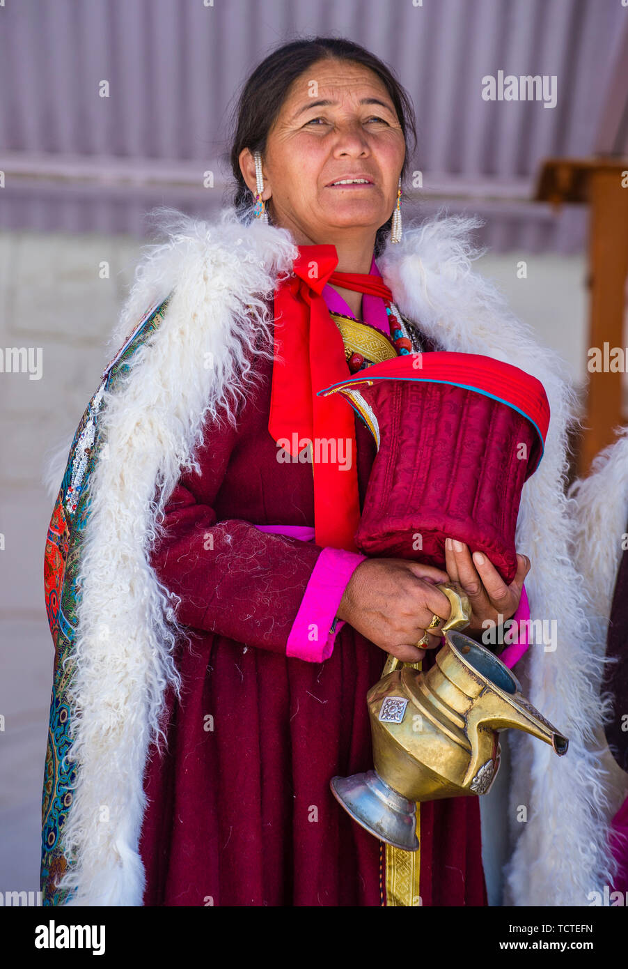 Les ladakhis avec costumes traditionnels participe au Festival à Leh Ladakh Inde Banque D'Images