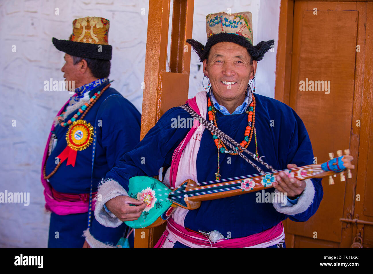 Les ladakhis avec costumes traditionnels participe au Festival à Leh Ladakh Inde Banque D'Images