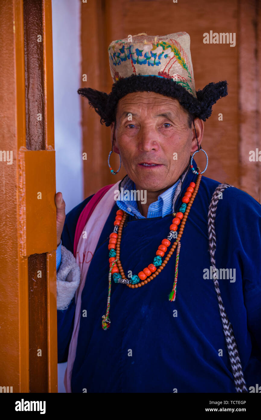 Les ladakhis avec costumes traditionnels participe au Festival à Leh Ladakh Inde Banque D'Images