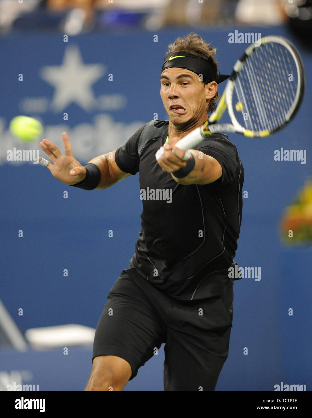 FLUSHING NY- 3 septembre : Rafael Nadal Vs Denis Istomin sur Arthur Ash Stadium à l'USTA Billie Jean King National Tennis Center le 3 septembre 2010 dans la région de Flushing Queens People : Rafael Nadal : Tempête Crédit Media Group/Alamy Live News Banque D'Images