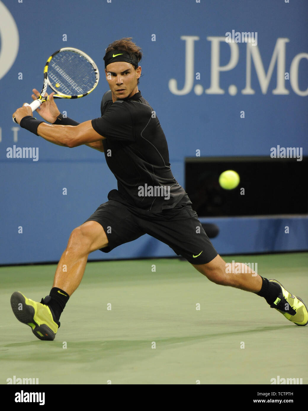 FLUSHING NY- 3 septembre : Rafael Nadal Vs Denis Istomin sur Arthur Ash Stadium à l'USTA Billie Jean King National Tennis Center le 3 septembre 2010 dans la région de Flushing Queens People : Rafael Nadal : Tempête Crédit Media Group/Alamy Live News Banque D'Images