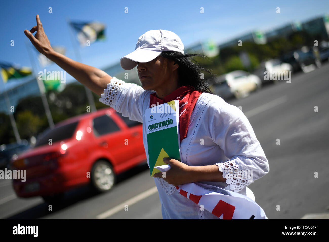 Brasilia, Brésil. 10 Juin, 2019. DF - Brasilia - 06/10/2019 - Manifestation contre Sergio Moro - Les partisans de l'ancien président Luiz Inacio Lula da Silva au cours d'une manifestation ce lundi 10 juin, contre le ministre de la Justice, Sergio Moro, en face du siège du ministère de la Justice. Photo : Mateus Bonomi/AGIF : Crédit AGIF/Alamy Live News Banque D'Images