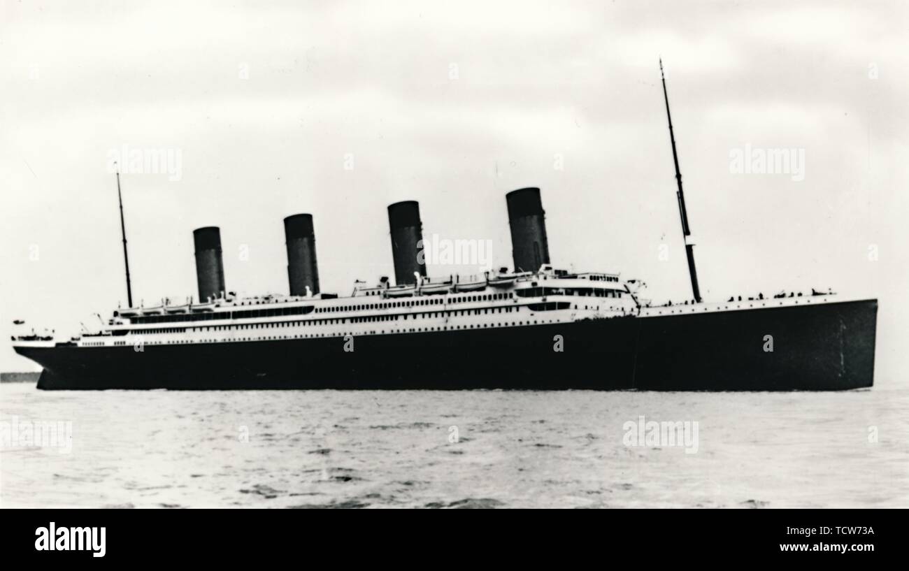 Le RMS Titanic' 'quitter Southampton, 10 avril 1912. Créateur : Inconnu. Banque D'Images