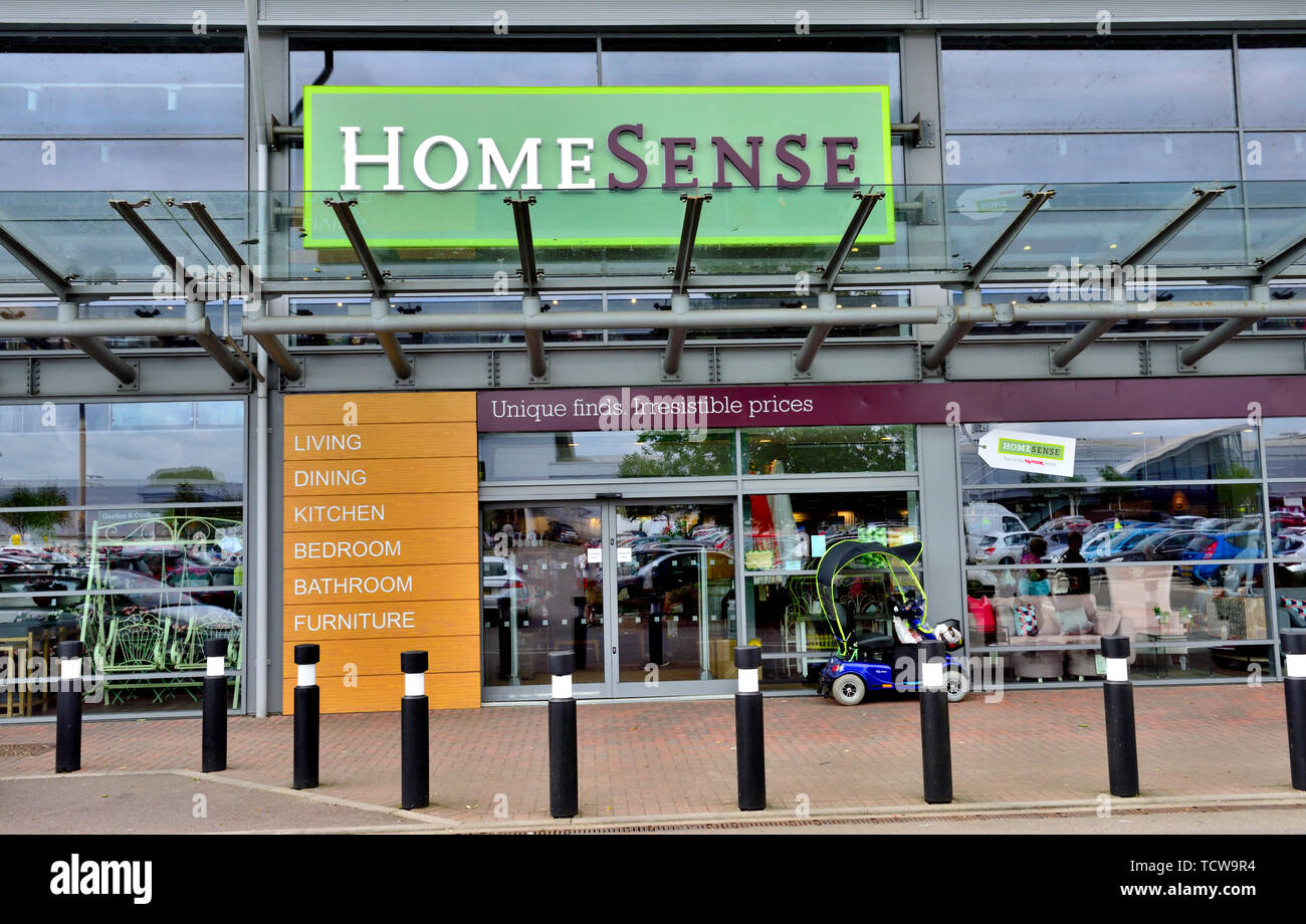 Home Sense extérieur store, England, UK Banque D'Images