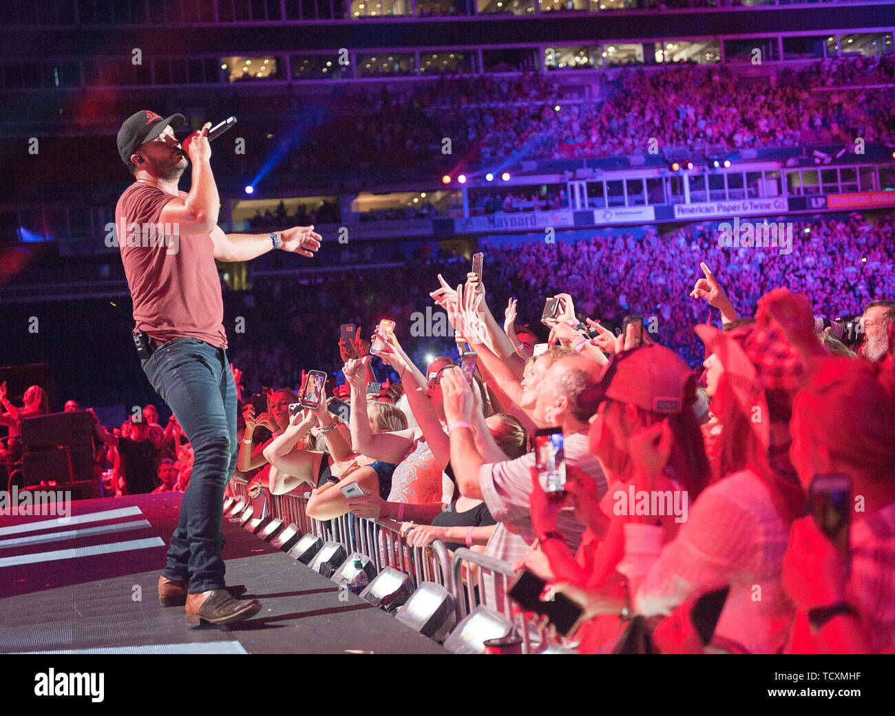 9 juin 2019 - Nashville, Tennessee, USA - Musicien LUKE BRYAN effectue live au Nissan Stadium dans le cadre du CMA 2019 Music Festival qui a eu lieu au centre-ville de Nashville. Copyright 2019 Jason Moore. (Crédit Image : © Jason Moore/Zuma sur le fil) Banque D'Images