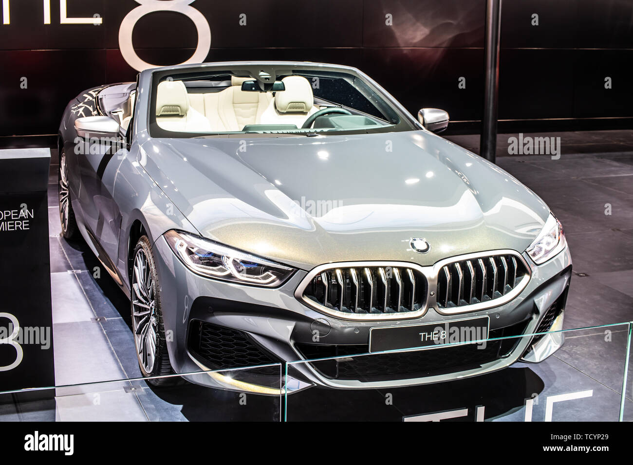 Bruxelles, Belgique, Jan 18, 2019 : La BMW Série 8 Cabriolet 850i à Bruxelles Salon de l'automobile, 2e génération, G14 Cabriolet, voiture fabriquée et commercialisée par BMW Banque D'Images